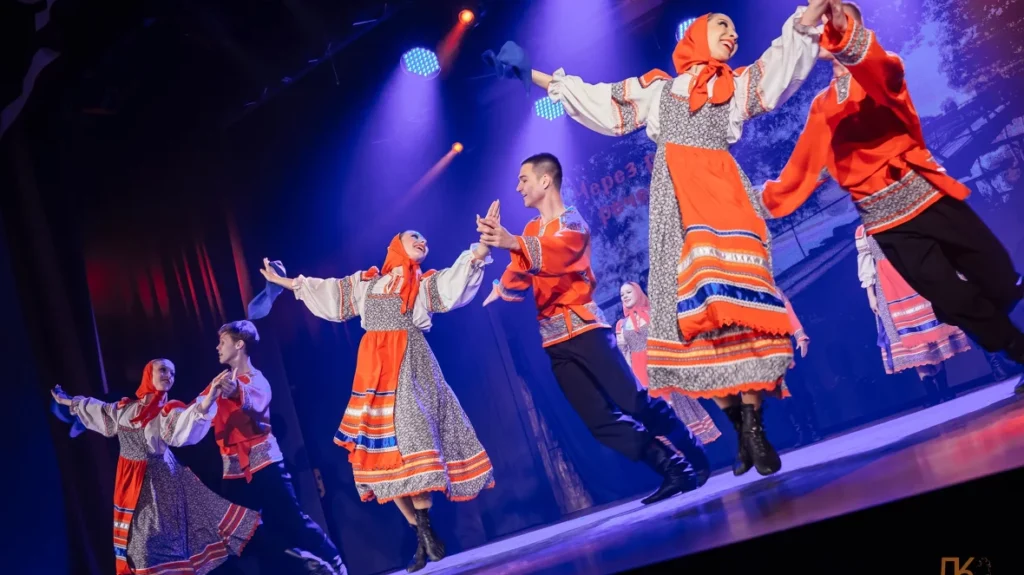 Народный хореографический коллектив «Девчата»